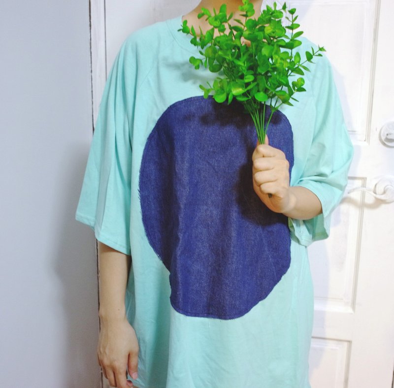 牛仔是个圆    剪剪贴贴前短后长宽版T - 女装 T 恤 - 其他材质 蓝色