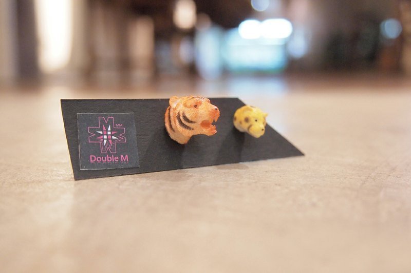 台湾原创 Double M 魔幻动物头耳环-老虎花豹篇 - 耳环/耳夹 - 其他材质 黄色