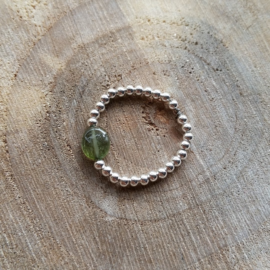 Please provide size when order- 925 silver ring with tourmarine 淡绿色碧茜   925纯银小圆珠戒指 - 戒指 - 宝石 绿色