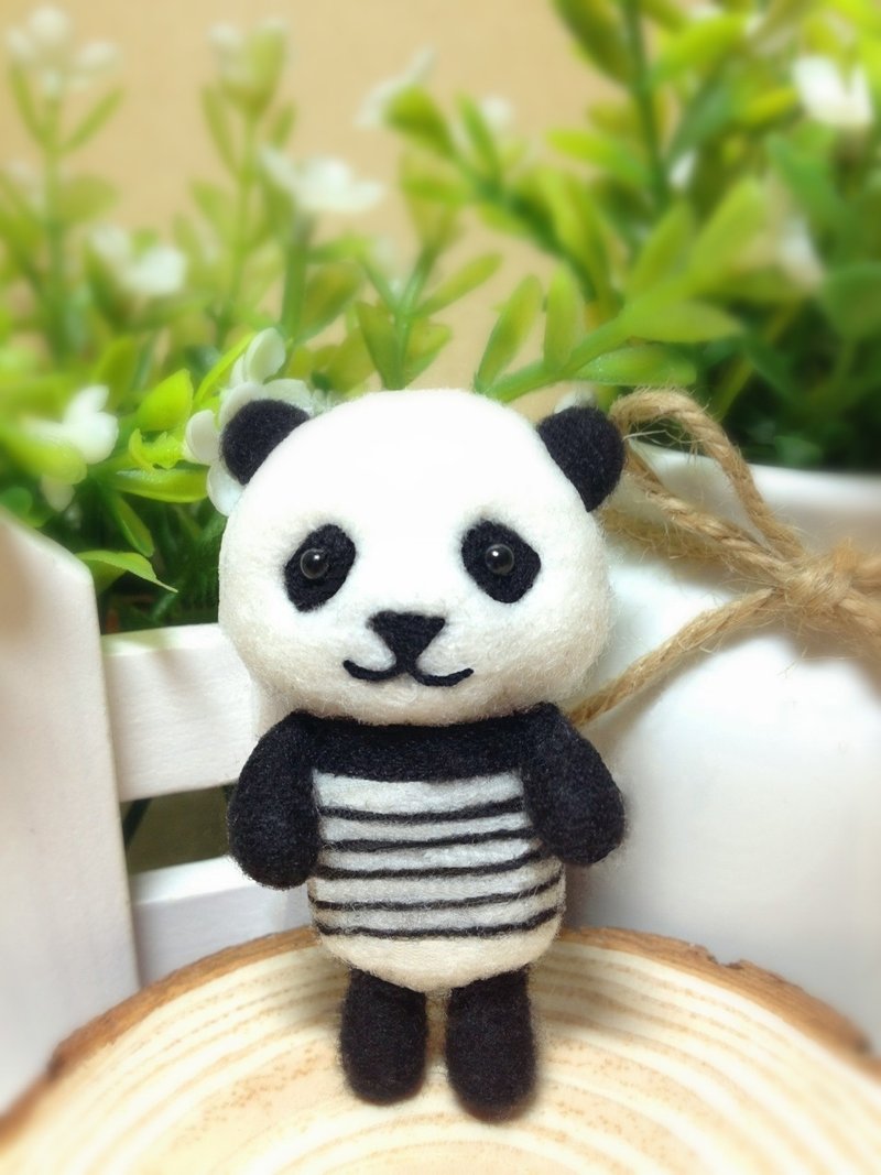 【奶油毛毛】纯手工羊毛毡手作条纹风圆仔熊猫 猫熊 手机吊饰 耳机塞 防尘塞 钥匙圈 生日礼物 - 手机座/防尘塞 - 羊毛 黑色