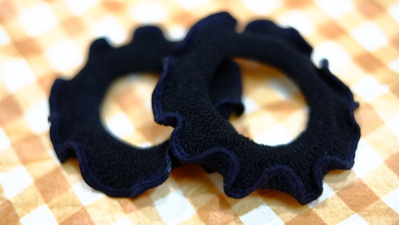 甜甜圈 70% 大人味 巧克力 2个一组 - 发饰 - 其他材质 黑色