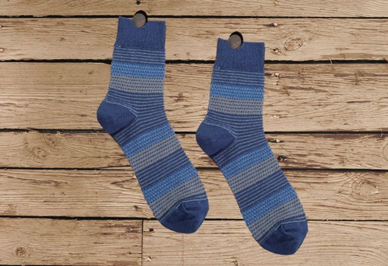 林果良品 颗粒感彩色缇花袜 钴蓝色 - 绅士袜 - 棉．麻 蓝色