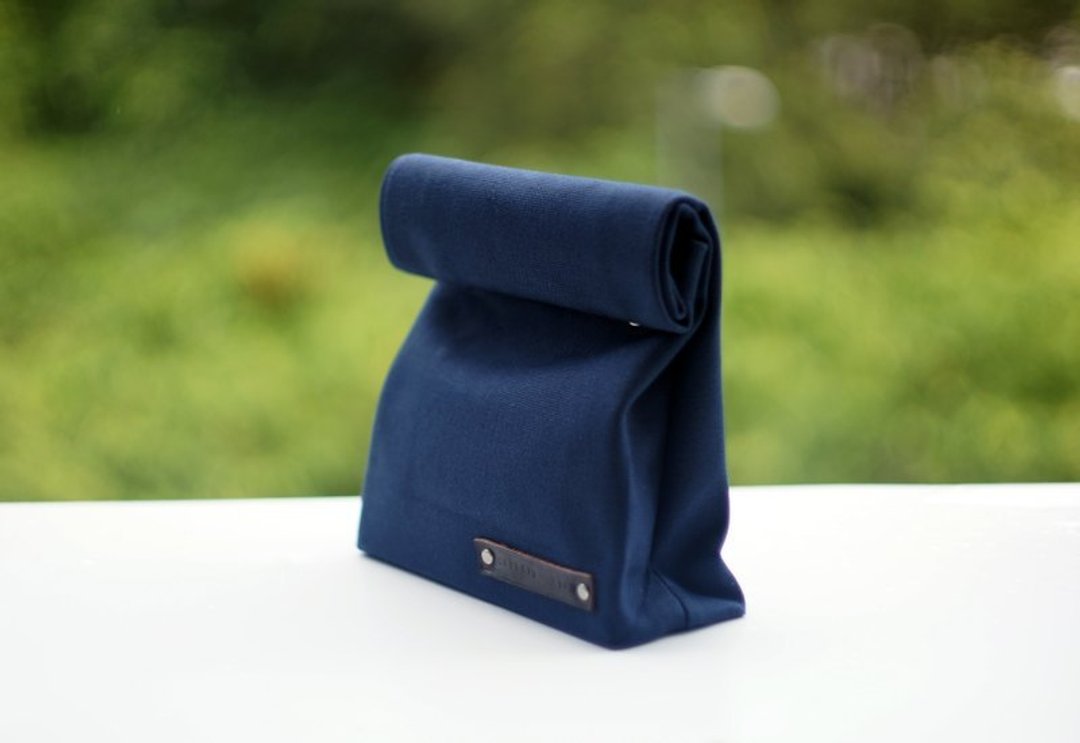  海军蓝色帆布手拿包 2013年新版 Paper Clutch - Lunch Bag Inspired Canvas Clutch The New Paper Clutch in Navy 2013 - 其他 - 棉 蓝色