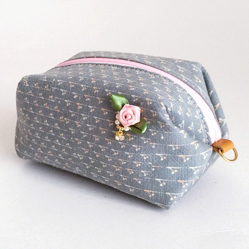 Pouch with Japanese traditional pattern, Kimono (Medium) - 化妆包/杂物包 - 其他材质 灰色