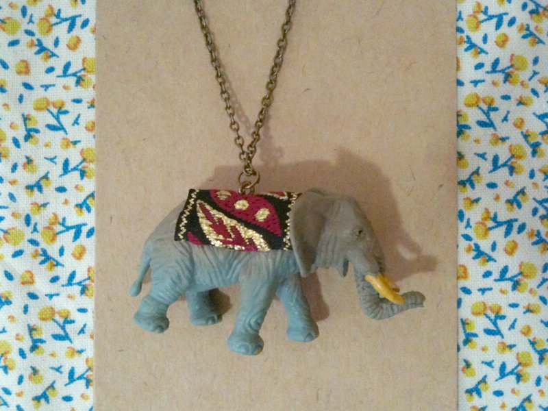【针仕事】贵族大象。动物项链 - 项链 - 塑料 