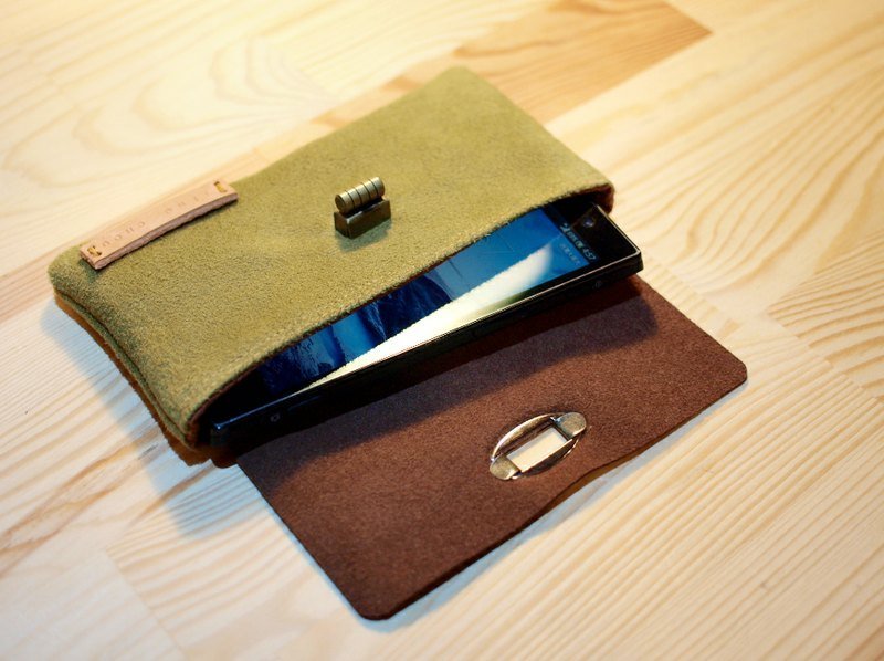 麂皮布万用小包-橄榄巧克 - 其他 - 其他材质 绿色