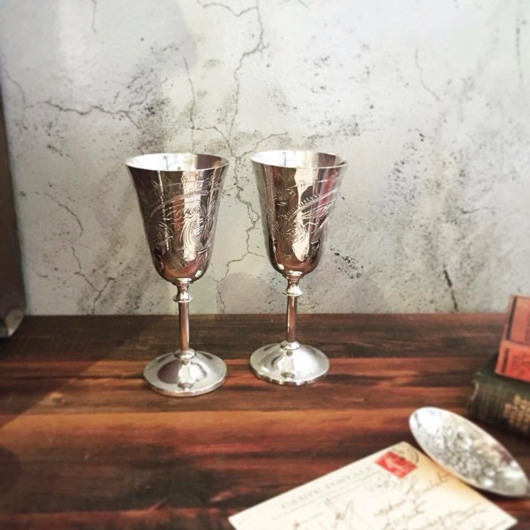 英国早期镀银雕花高脚杯（一对）/小 - 餐垫/桌巾 - 其他金属 