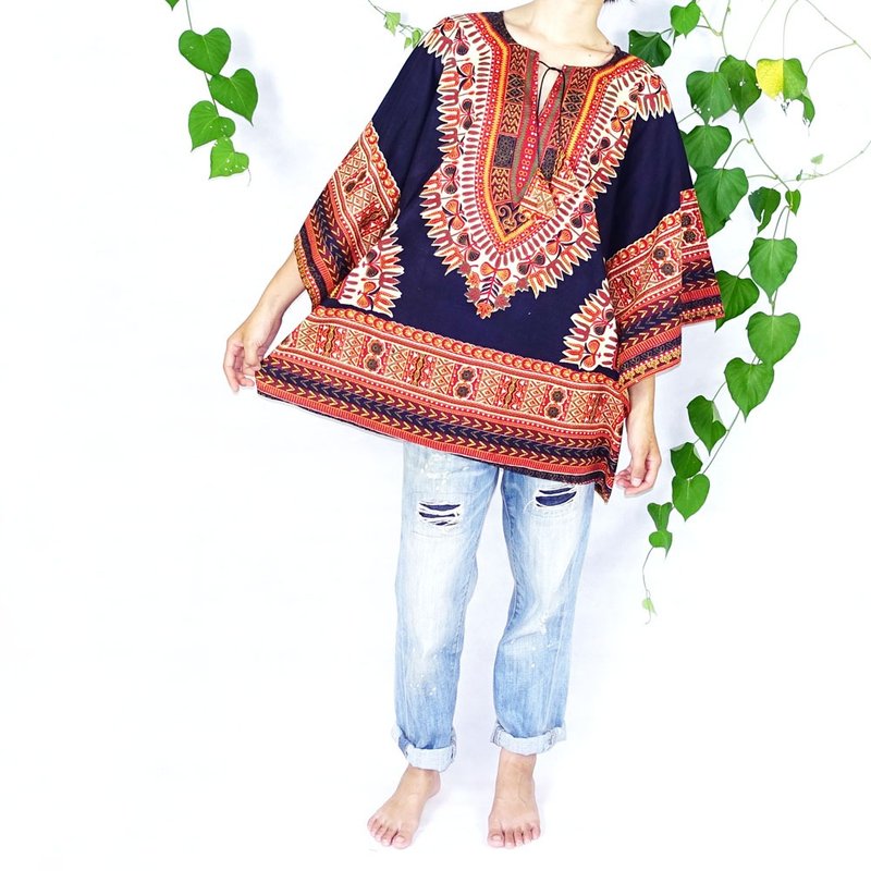 BajuTua /古着/ 70's巴基斯坦嬉皮 古布盖印七分喇叭袖Dashiki (黑蓝) - 女装上衣 - 棉．麻 蓝色