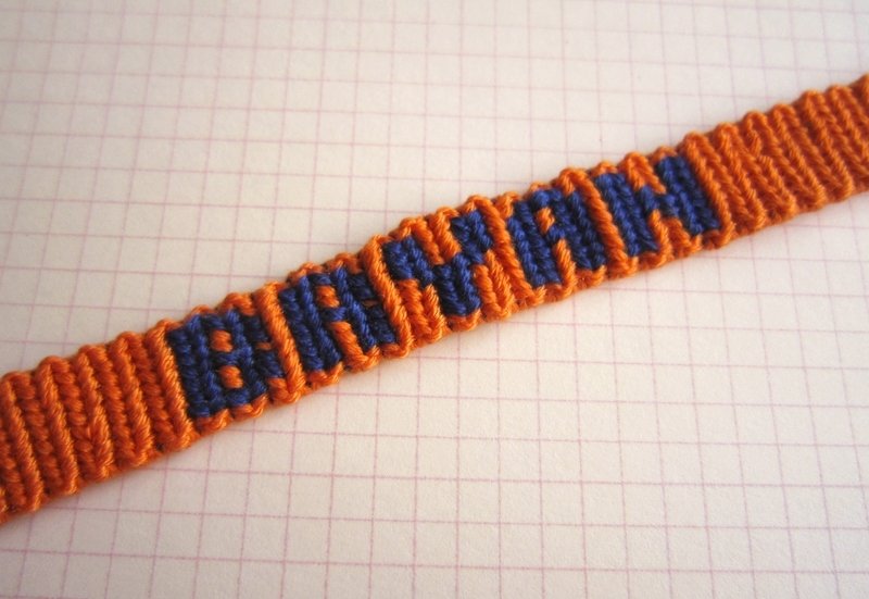 属于你的  名字幸运绳 编织手环 自选1-7个英文字母 (可选色) - 手链/手环 - 棉．麻 