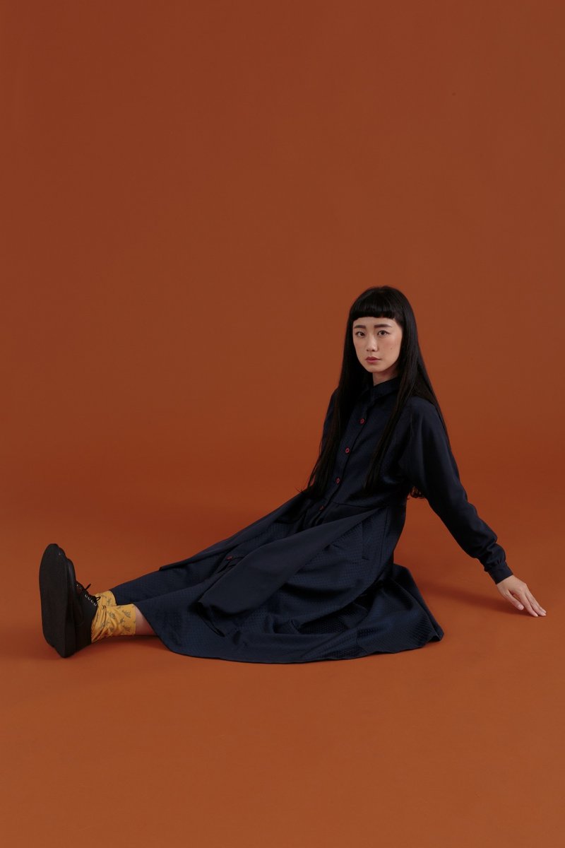 tan-tan / 蓝色点点绑带洋装 - 洋装/连衣裙 - 其他材质 蓝色