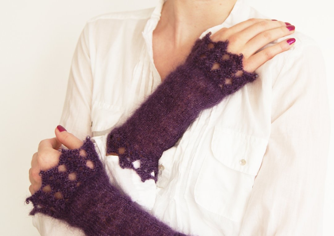 Dark Purple Arm Warmers - Knitted Lace Wrist Warmers - Fingerless Gloves - Fall Winter Gloves - Purple Hand Warmers - Eggplant Purple Gloves - 手套 - 其他材质 紫色