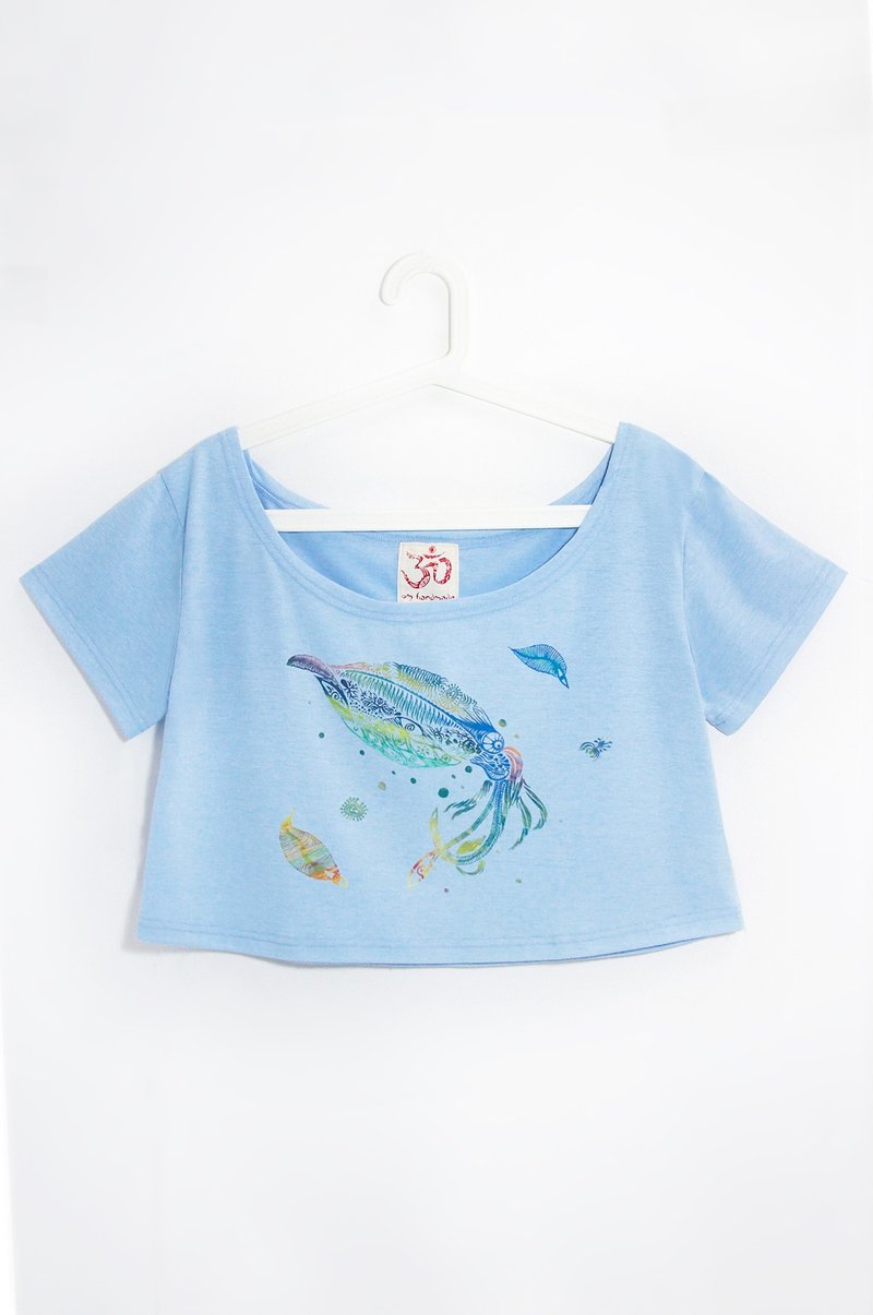 女装手感短版上衣 / T-shirt - 海洋生物发光透抽 - 女装上衣 - 棉．麻 蓝色