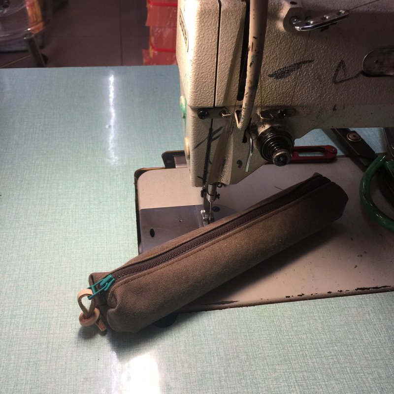 Sienna大人的瘦笔袋~ - 铅笔盒/笔袋 - 其他材质 咖啡色