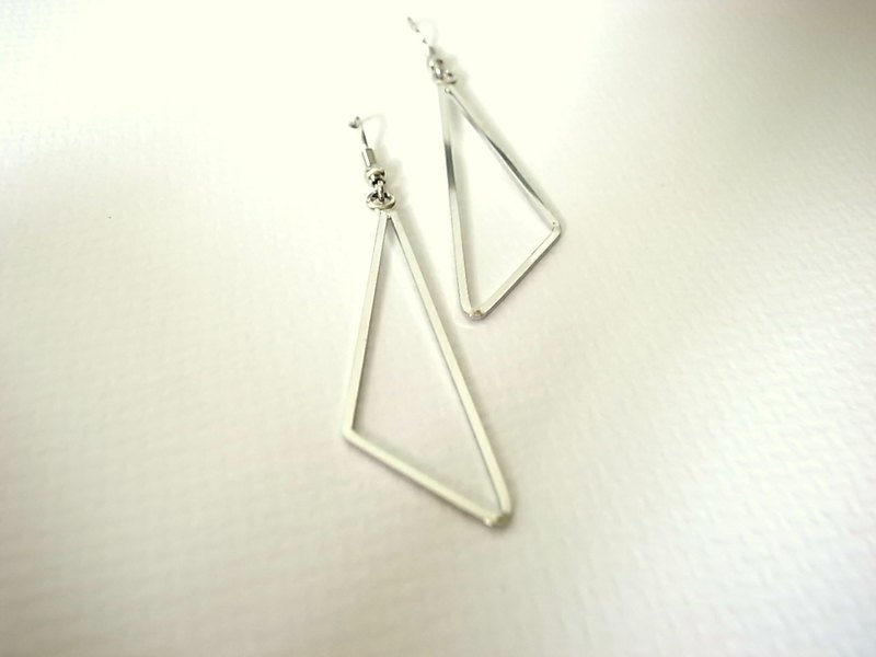 【N.U. Studio】几何系列 三角线条-银 耳环 (可改夹式) - 耳环/耳夹 - 其他金属 
