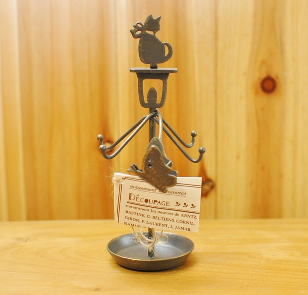 【日本Decole】Decoupage猫咪与小蝴蝶造型饰品收纳展示架 - 摆饰 - 其他金属 金色