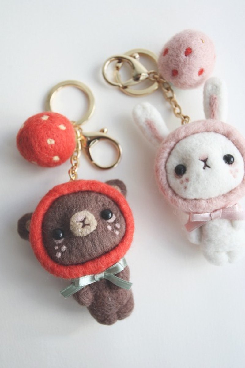 可爱森林-草莓兔与草莓羊毛毡挂饰 - 钥匙链/钥匙包 - 其他材质 粉红色