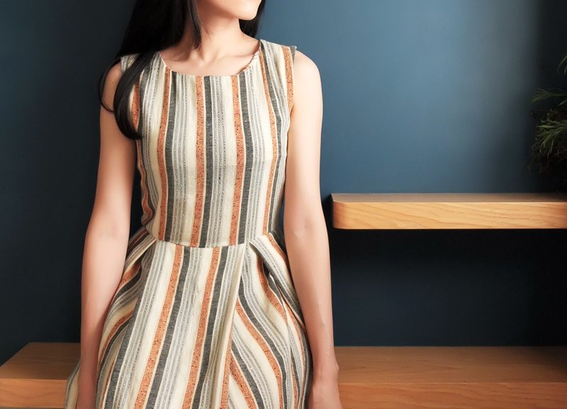 简约复古无袖洋装(只剩2件订做尺寸的布) - 洋装/连衣裙 - 其他材质 