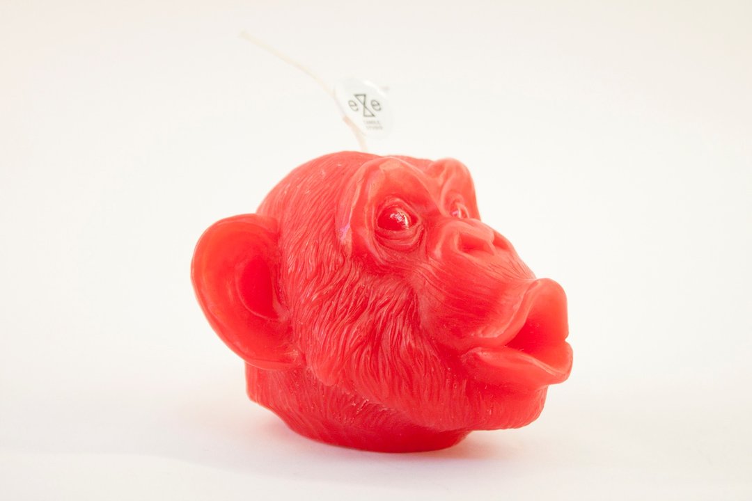 红色黑猩猩造型香氛蜡烛 Chimpanzee Candle - 蜡烛/烛台 - 蜡 红色