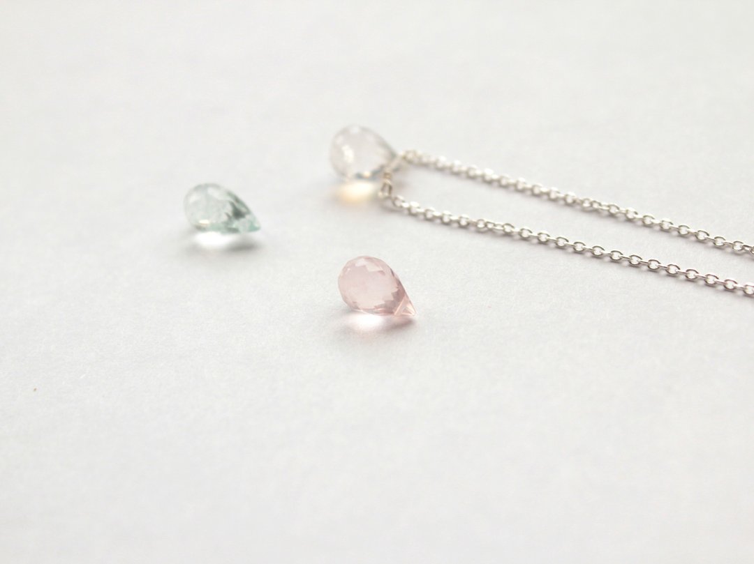 Journal 粉晶 (芙蓉石) / 彩虹半宝石 裸肌纯银锁骨项链 - 项链 - 其他金属 粉红色
