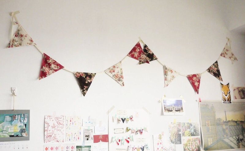 杂集手作zakka乡村风杂货．棉麻花布三角旗(10片/玫瑰夫人) - 墙贴/壁贴 - 其他材质 红色