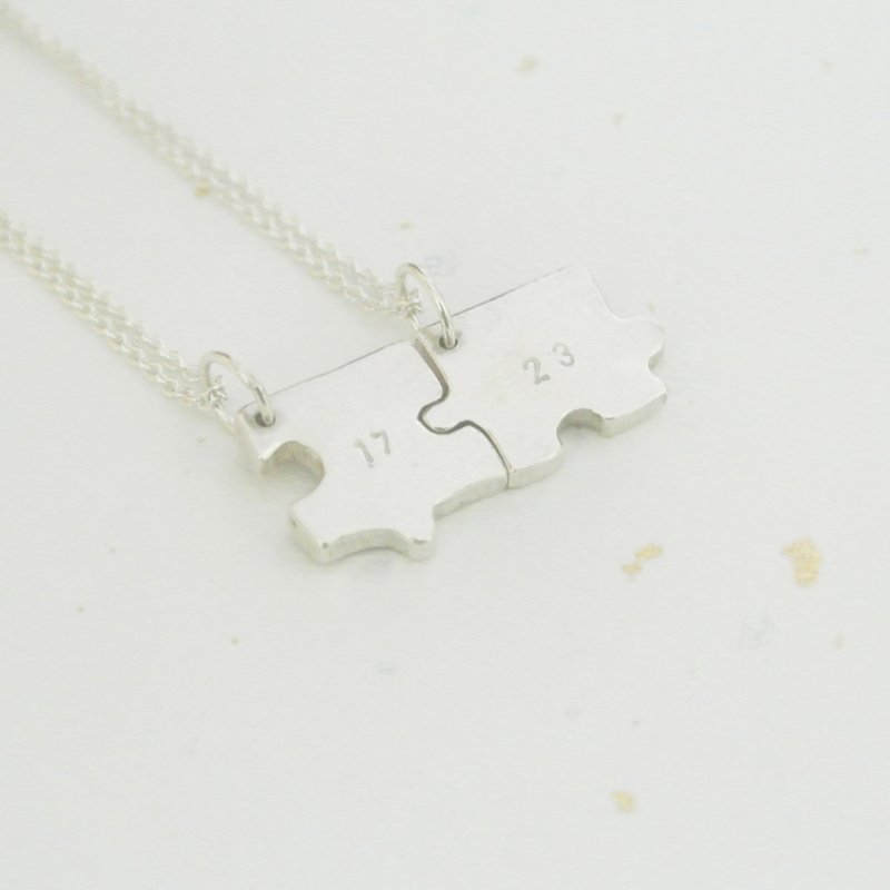 (圣诞交换/情侣礼物)定制化-拼图男女对链组 纯银(手感敲字3字内) - 项链 - 其他金属 