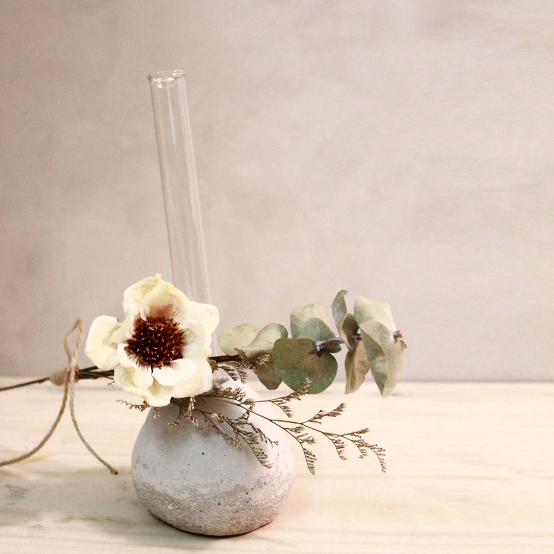 白色松花干燥花束/插花花器/新年花束 - 植栽/盆栽 - 水泥 白色