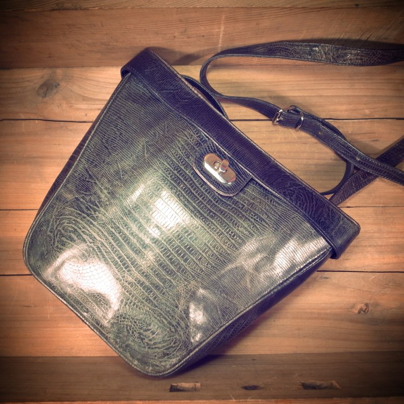 [ 老骨头 ] 单一特价 意大利 压蜥蜴皮纹 真皮 望远镜包 绝版真品 古董包 Vintage - 侧背包/斜挎包 - 真皮 灰色