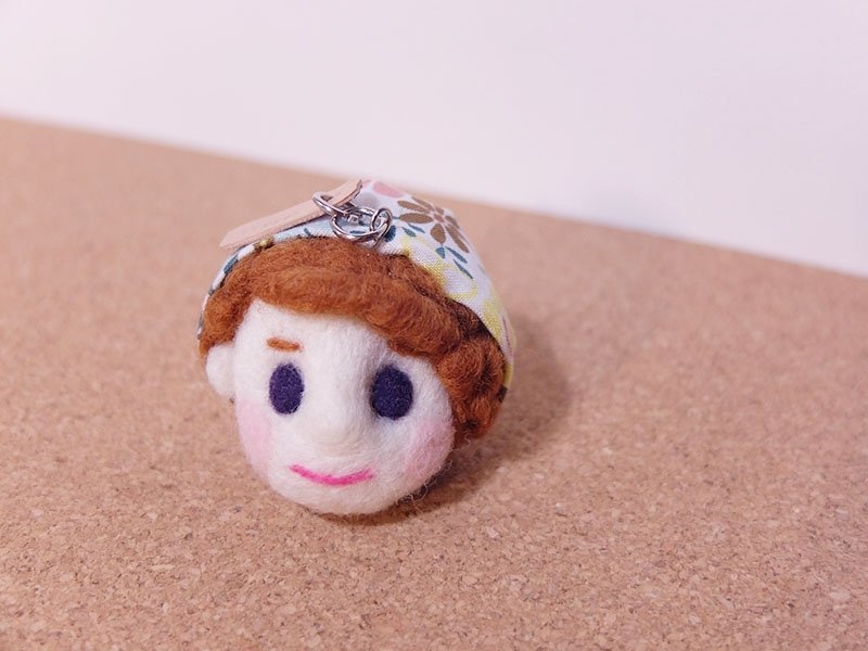 谁是娜塔莉? 100%手工羊毛毡娃娃项链 - 项链 - 羊毛 咖啡色