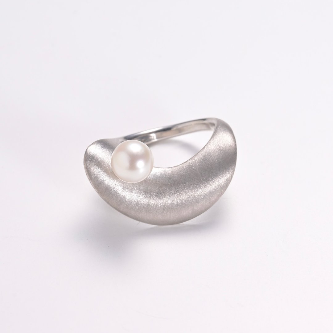 Petal ring Silver color - 戒指 - 其他金属 灰色