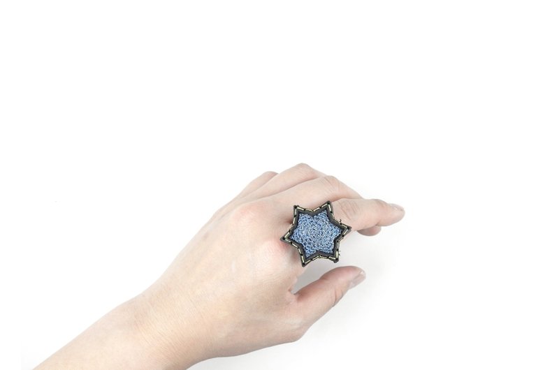 SUE BI DO WA - 手工制作皮革并合手织星星戒指(蓝色)-Leather mix with yarn Star Ring - 戒指 - 真皮 蓝色