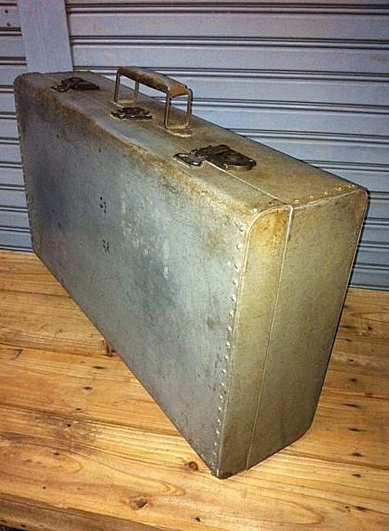 古董老品工业风铝制行李箱军箱铁箱bauhaus包浩斯乡村杂货zakka普普风loft北欧风eames眷村黑松 - 其他家具 - 其他材质 灰色