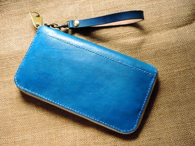 纯手缝拉炼手染蓝色牛皮长夹/手拿包/护照包(无现货) - 皮夹/钱包 - 真皮 