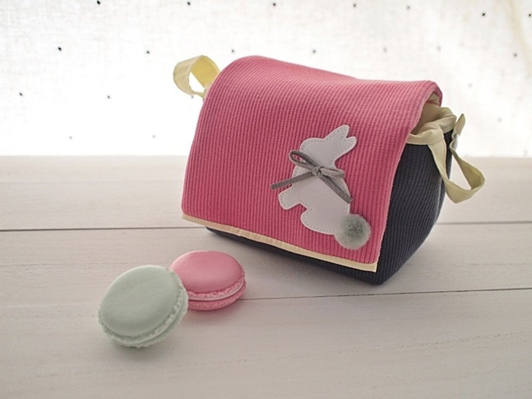 hairmo。草丛兔简约活动扣带相机包-灰蓝 - 相机包/相机袋 - 其他材质 粉红色