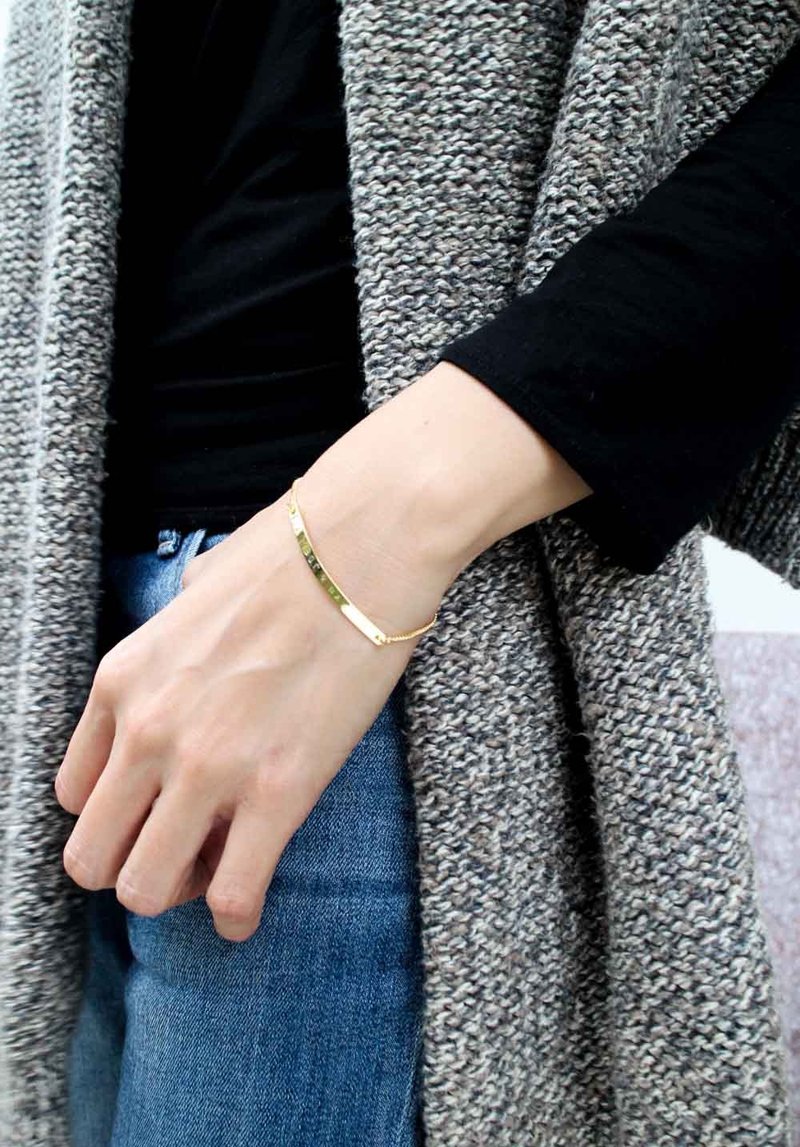 【定制化】极简细版平衡骨幸运手链,手工刻字, 打印, 英文缩写, 独特, 情人节,母亲节, 生日礼物, 定制化手链, 名牌手链 - 手链/手环 - 其他金属 金色