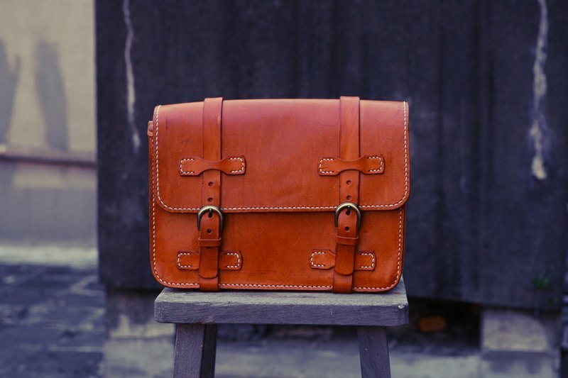 A ROOM MODEL - │ LEATHER COLLECTION │ NO.1 牛皮双绑带书包 - 相机包/相机袋 - 真皮 