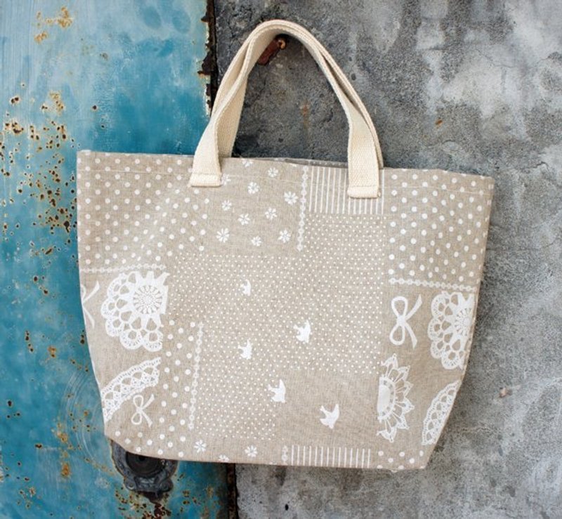 蕾丝蝴蝶结防水花花包_超轻量可手提肩背 - 手提包/手提袋 - 棉．麻 卡其色