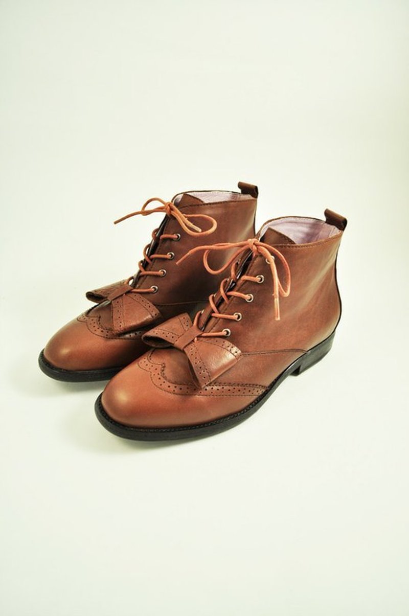 翘胡子踢踏舞。蝴蝶结雕花牛津短靴 - 女款休闲鞋 - 其他材质 咖啡色