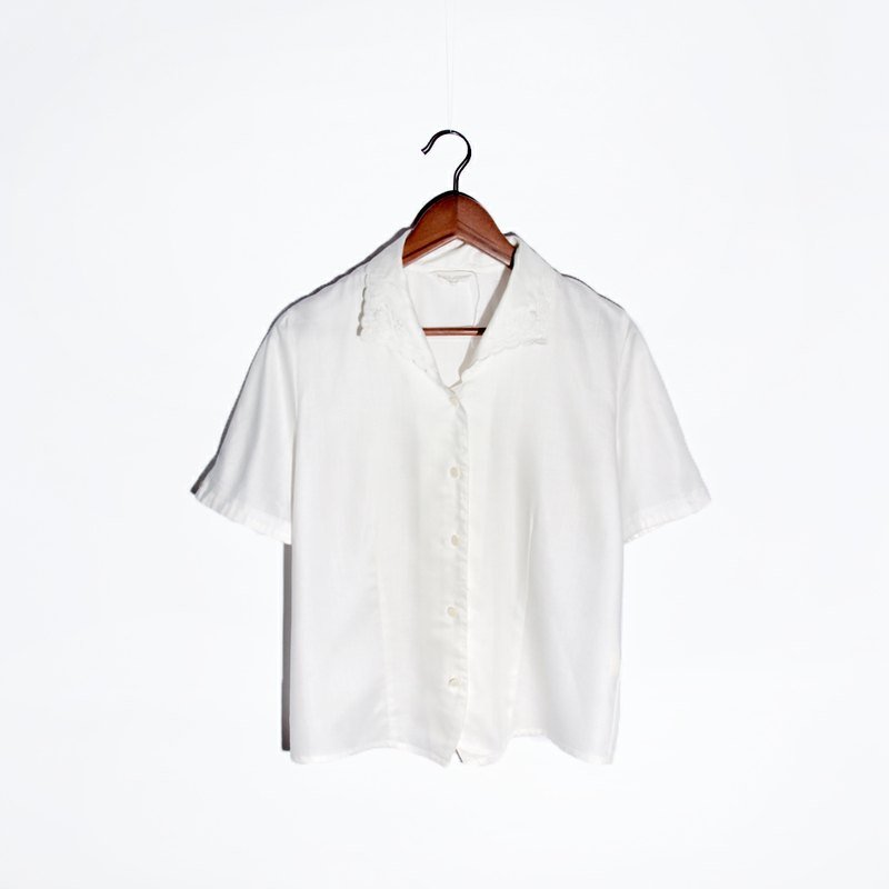 │moderato│vintage奶油蕾丝刺绣造型领衬衫/日本制古着.透明女孩.空气感 - 女装衬衫 - 其他材质 白色
