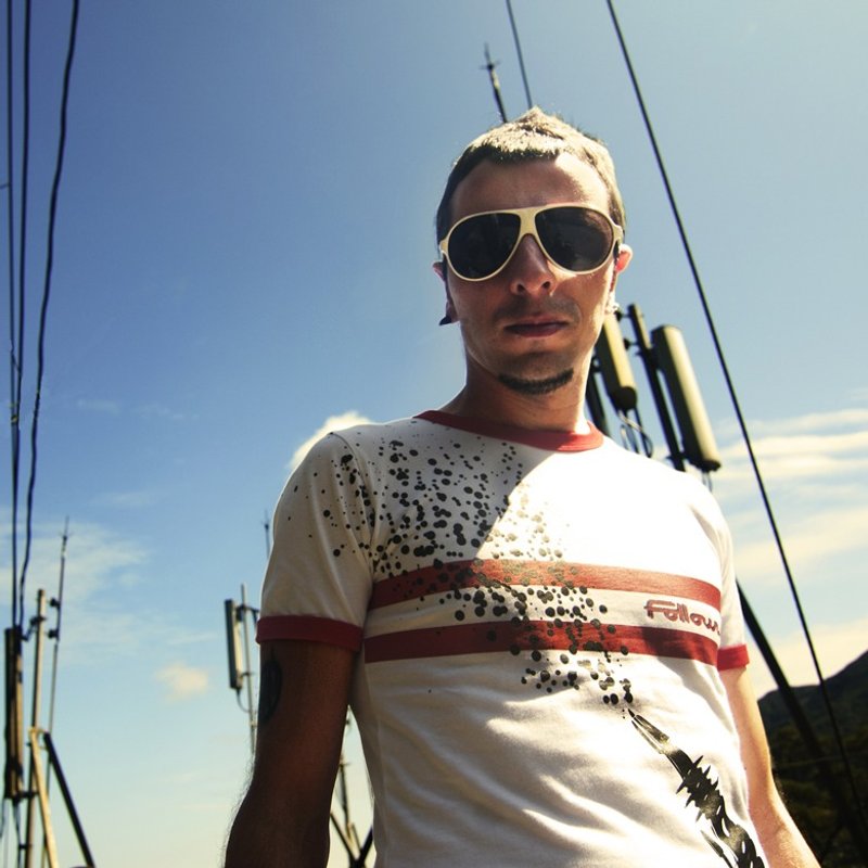 【买一送一】Don't shoot 复古枪 T恤 白色 男 / 女 - 中性连帽卫衣/T 恤 - 棉．麻 白色