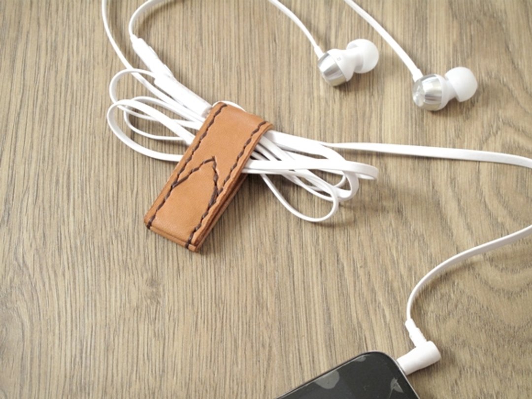 紧贴(夹)着iPhone 耳机线收纳之进化 x 书签 全手工缝制 - 耳机 - 真皮 金色