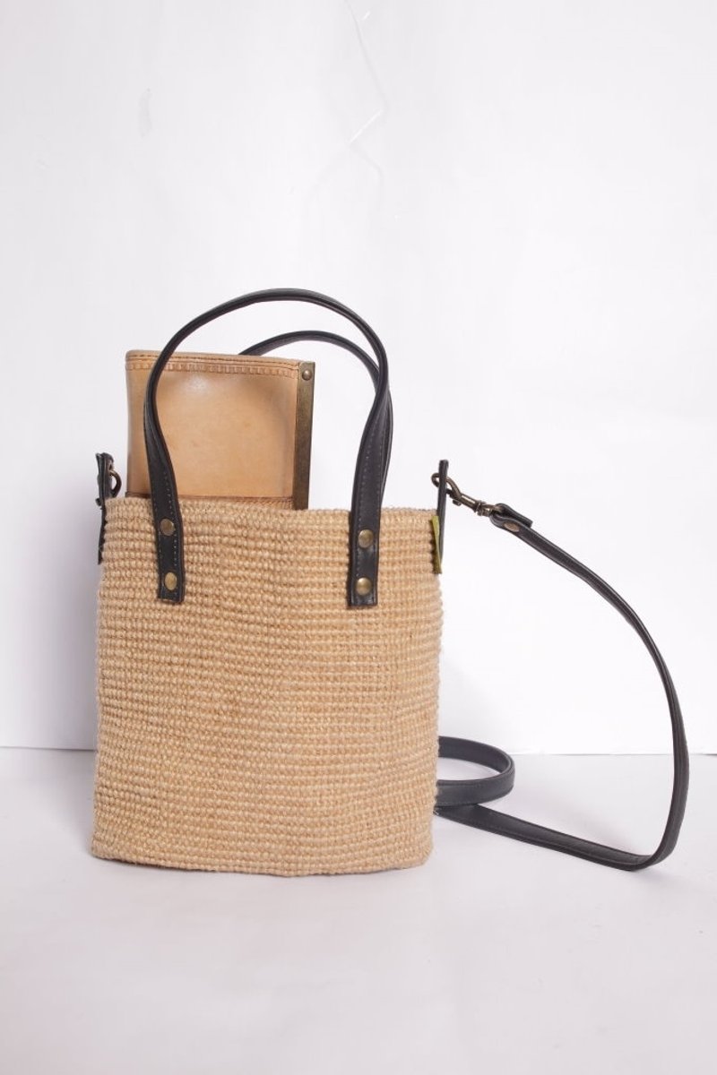 同行天涯潮麻包 MTJ130524CMB - 侧背包/斜挎包 - 植物．花 卡其色