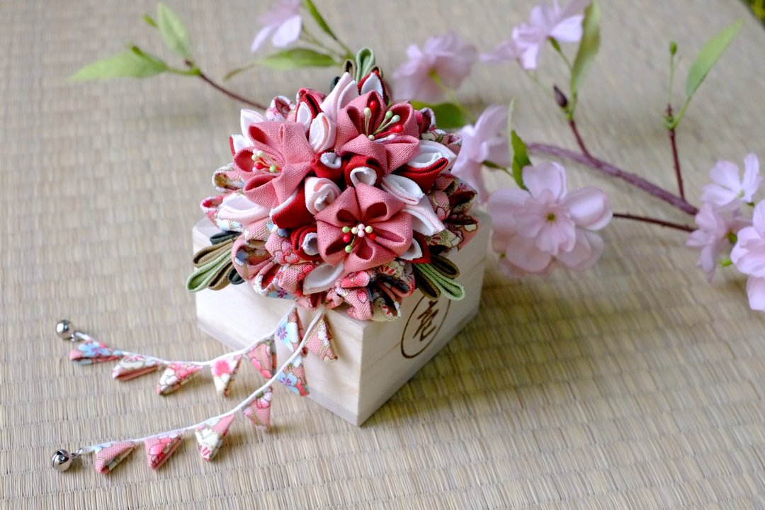【洋粋スタイル】つまみ细工手作花簪－舞灿花嫁。嫣粉 - 发饰 - 棉 粉红色