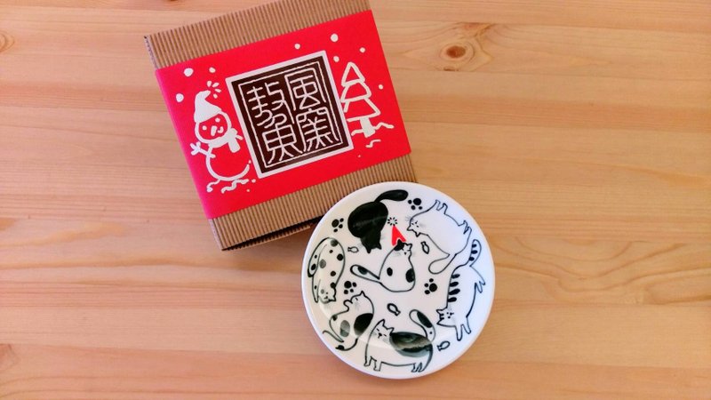 【圣诞限定】☃交换礼物 ‘圣诞肥肥猫儿～点心盘’含包装盒（单个） - 浅碟/小碟子 - 瓷 多色