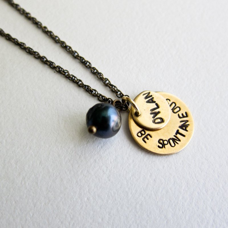 黑真珠“100%个性化Charm项链”双铜牌量身打造钢印姓名/生日/纪念日 - 项链 - 宝石 蓝色