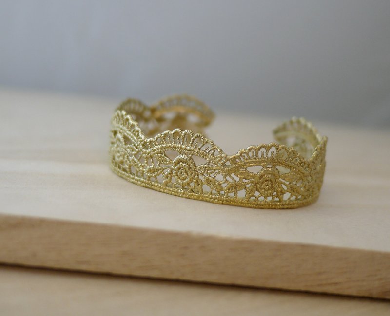 【金夏琳 · 饰品】 小玫瑰蕾丝手镯 黄铜 - 手链/手环 - 铜/黄铜 