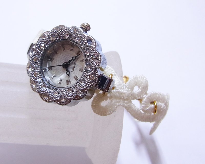 音符 白色 蕾丝 手镯表 手工限量 - 女表 - 绣线 