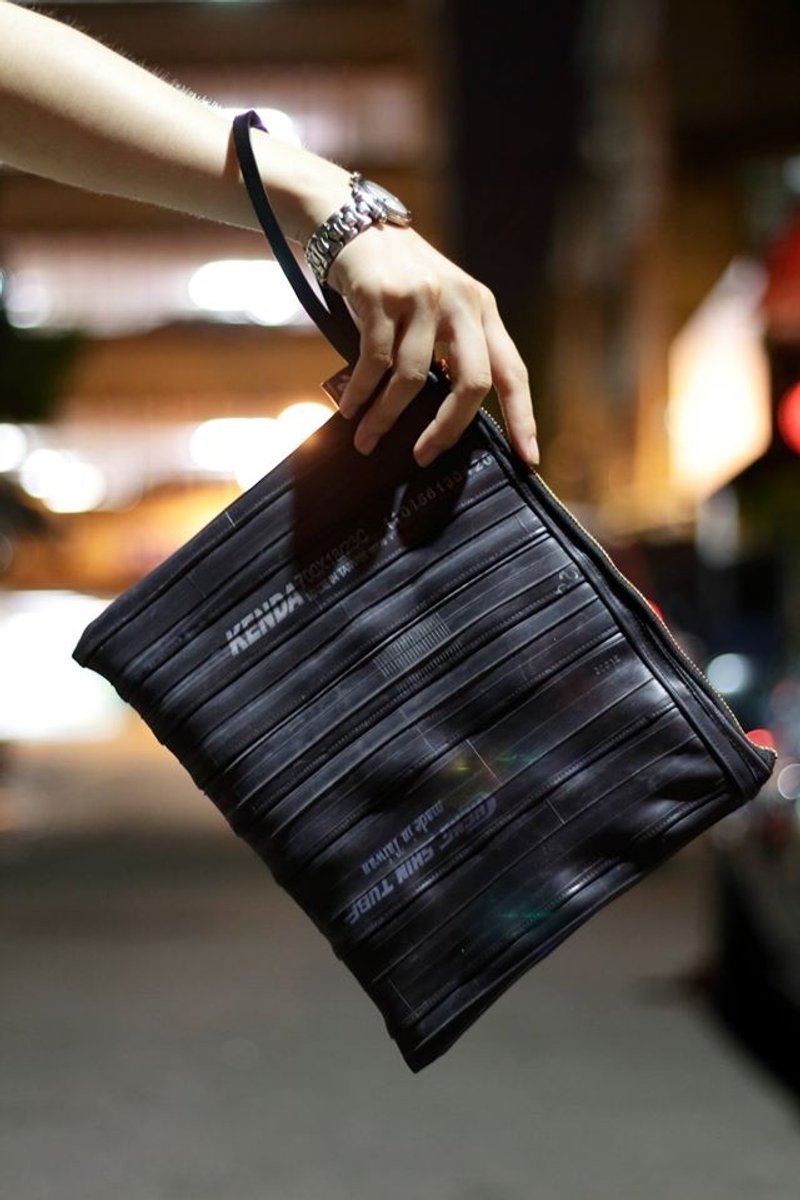 单车环保内胎手拿包 Eco cycling tube clutch bag (Recycled tube) - 手拿包 - 其他材质 黑色