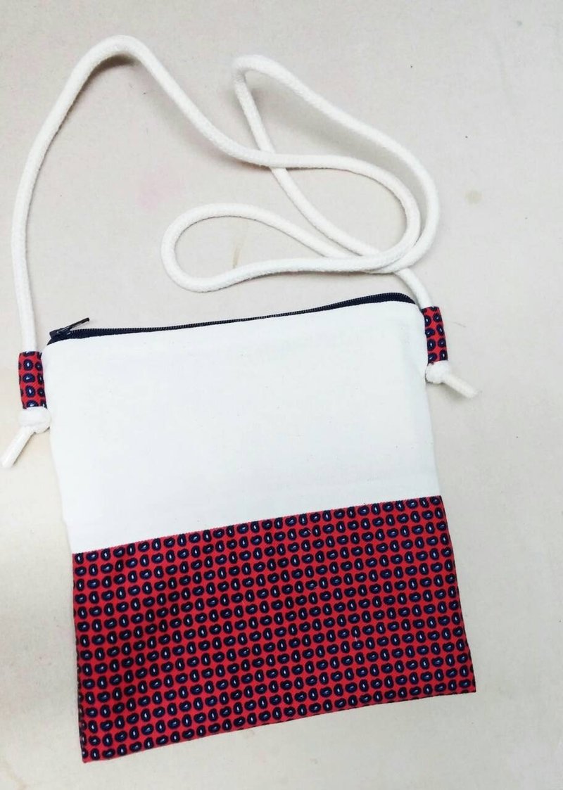 黑眼豆豆 包包 - 侧背包/斜挎包 - 其他材质 红色