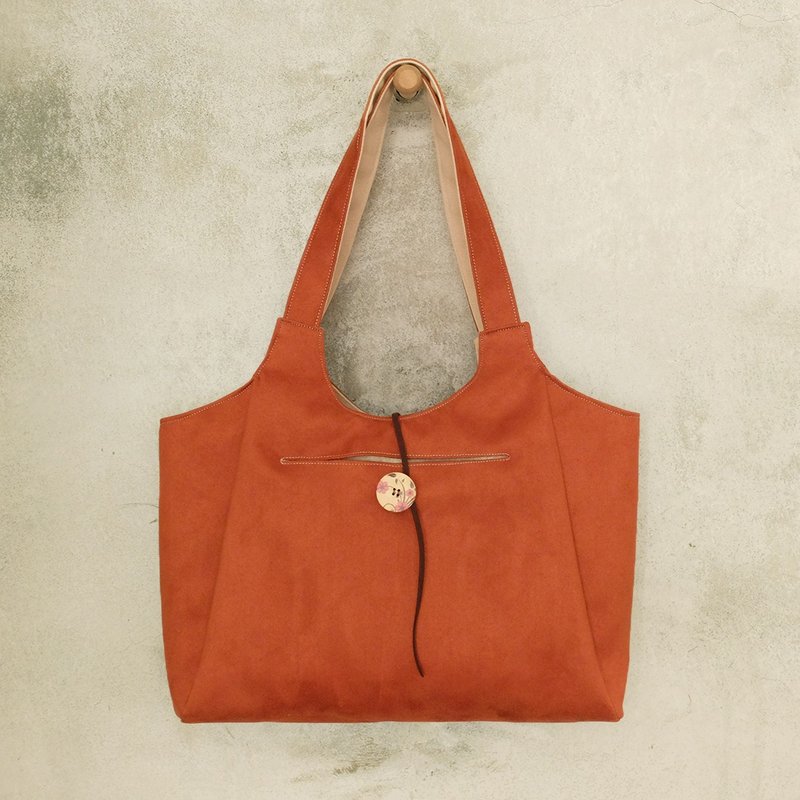 双面夏娃　翻面换颜色！　麂皮+帆布　砖橘v.s浅卡其　两面用公文封肩背包　彩绘大木扣 - 侧背包/斜挎包 - 其他材质 橘色