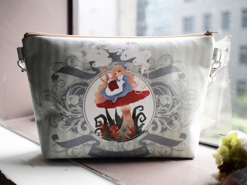 两用式手腕带随身万用包│爱丽丝梦游仙境│蘑菇款 - 手提包/手提袋 - 其他材质 绿色